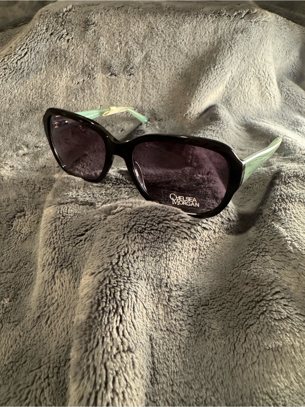 Chelsea Morgan Squared Black Sunglasses Mint Arms